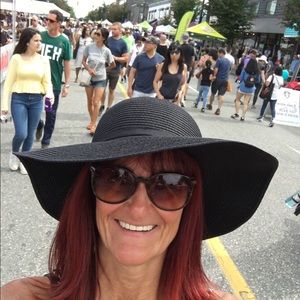 Meet your Posher, Karen